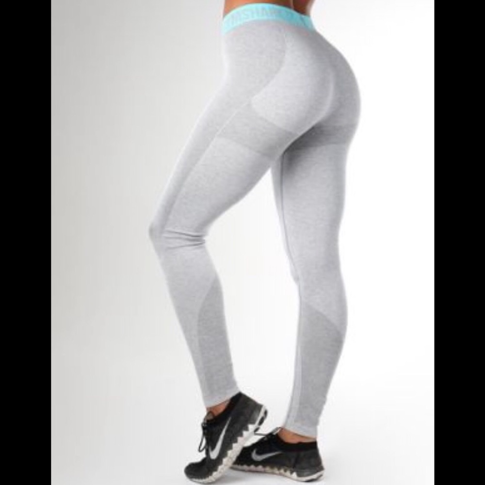 ****SOLD ON M E R*** ymshark Flex Leggings